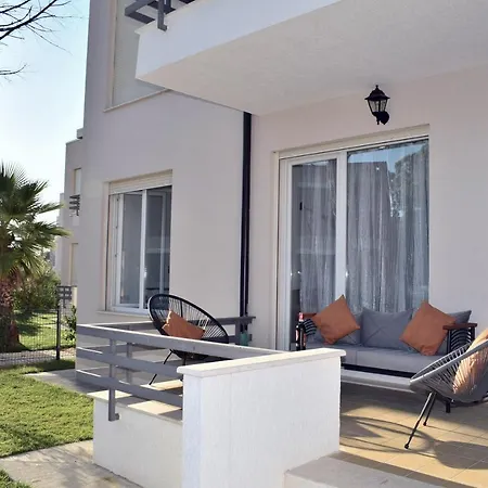 Apartment Garden House - Lura 3 -139 Plazhi San Pietro