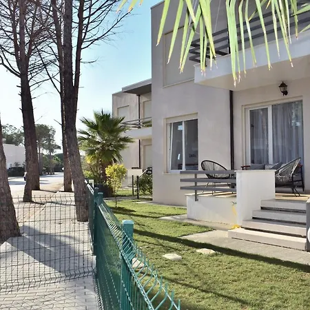 Garden House - Lura 3 -139 *
