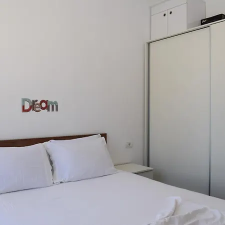 Apartment Garden House - Lura 3 -139 Plazhi San Pietro
